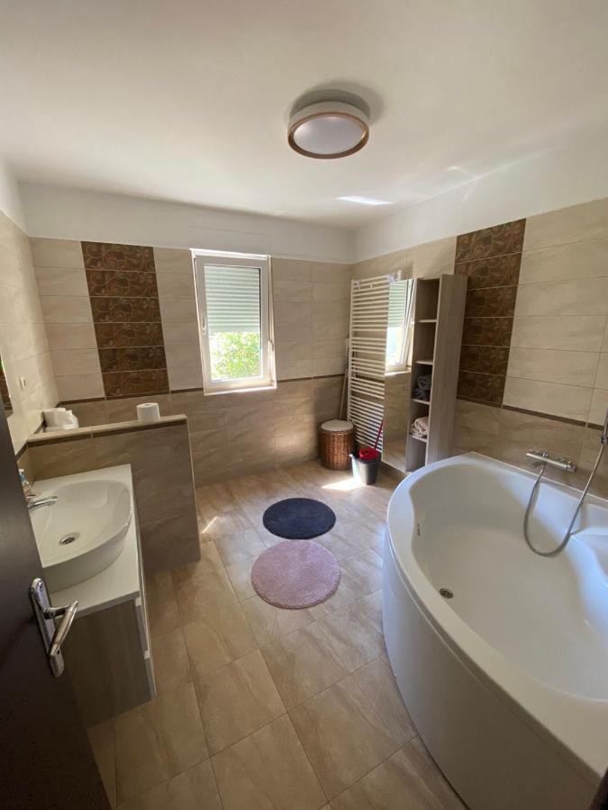 Apartman Ana Kampor Εξωτερικό φωτογραφία